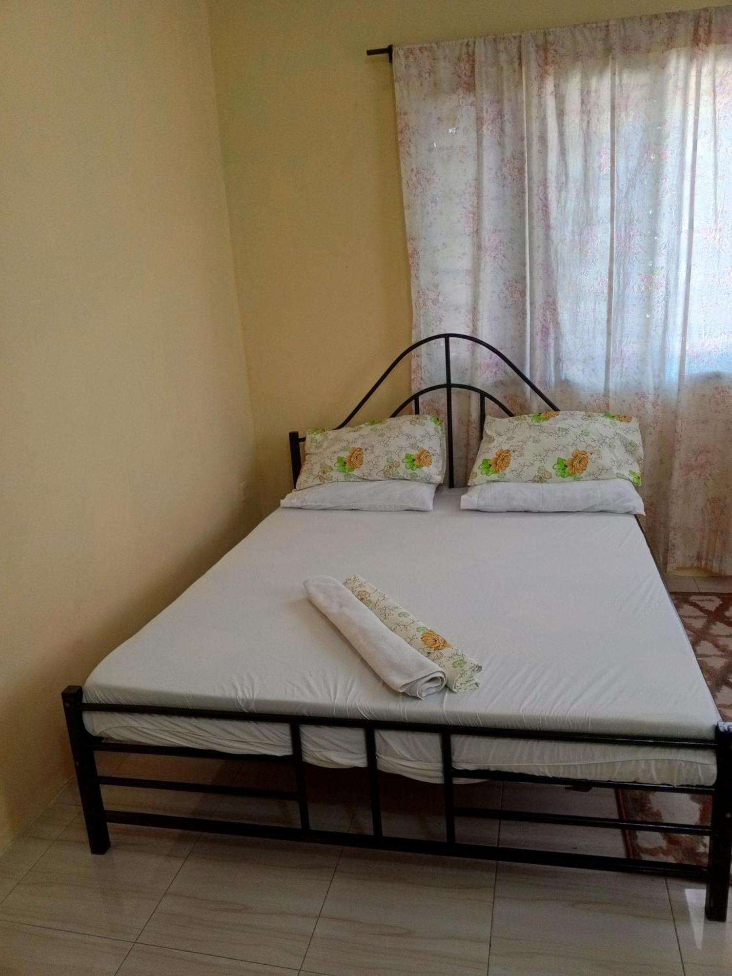 Serenity Homestay Дар-эс-Саламе Экстерьер фото